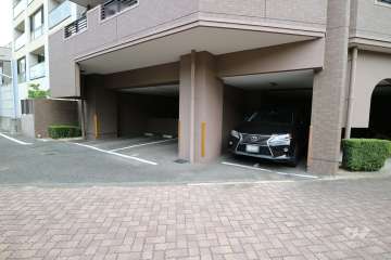 敷地内駐車場（屋内平面式）