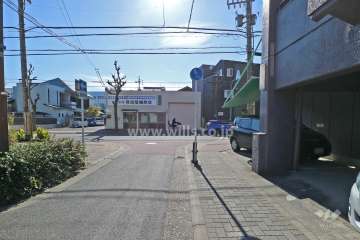 敷地の東側前面道路（北側から）