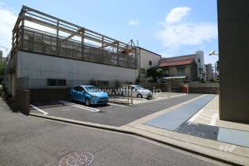 駐車場出入り口