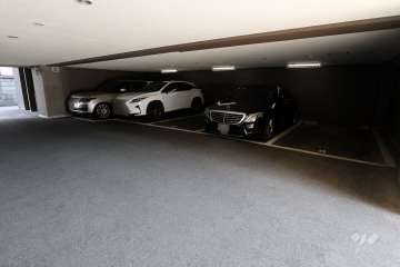 敷地内駐車場（屋内平面式）