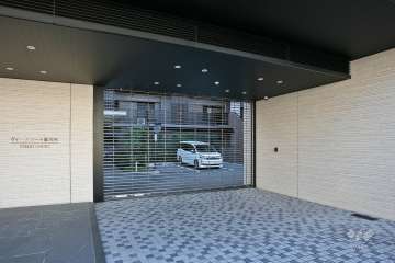 駐車場出入口（リングシャッター付き）