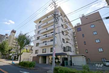 マンション徳川苑の外観（北東側から）