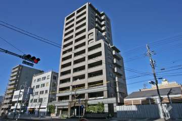 エスポア徳川町の外観（南側から）