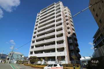 メゾンドール仁川の外観（南東側から）