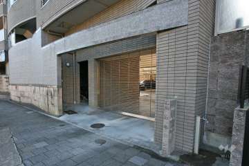 駐車場出入口（リングシャッター付き）