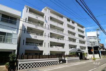 白壁コンドミニアムの外観（南西側から）-(2)