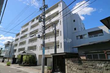 白壁コンドミニアムの外観（南東側から）