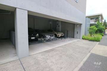 敷地内駐車場（屋内機械式）