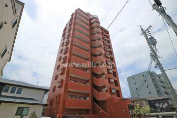ライオンズマンション大曽根の外観（北東側から）
