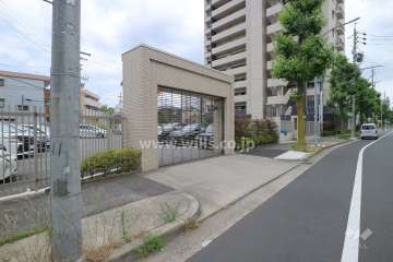 駐車場出入り口（リングシャッター付き）