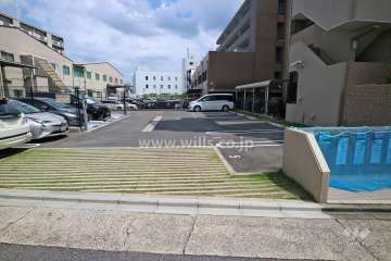 駐車場出入り口