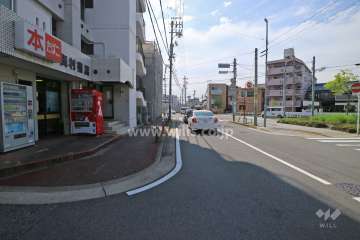 敷地北側の前面道路（東側から）