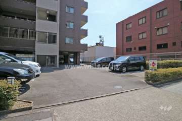 敷地内駐車場（屋外平面式）