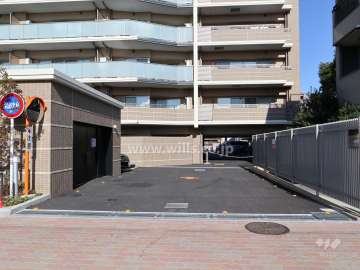 駐車場の出入り口