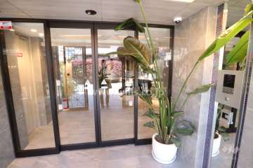 エントランスはオートロック付きです。