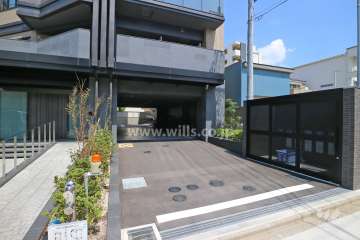 駐車場出入り口