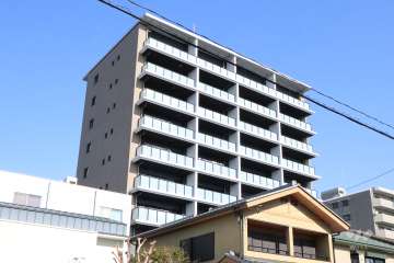 プラセシオン桜山の外観（南側から）