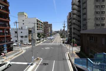 敷地北側の前面道路(藤成通)
