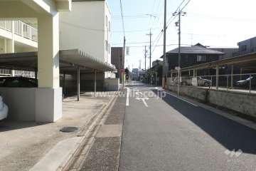 敷地南側前面道路