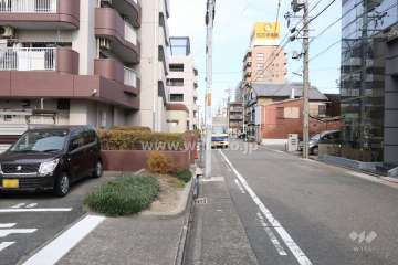 敷地東側の前面道路