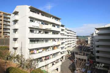 サンハイツ八事ふじみC棟の外観（北西側から）