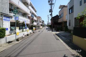 敷地の西側前面道路(北側から)