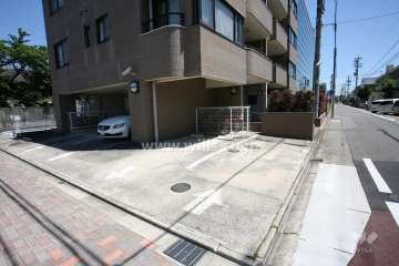 敷地内駐車場(屋外平面式・屋内平面式)