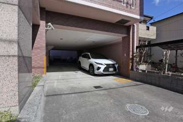 敷地内駐車場（屋内平面式）