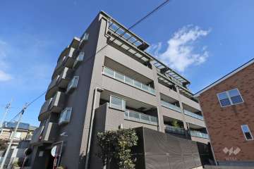 プレシアスコート萩原町の外観(南西側から）