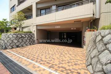 駐車場出入り口