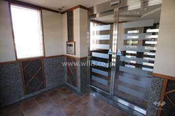 エントランスにはオートロックが付いています。