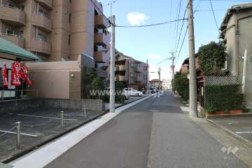 敷地北側の前面道路