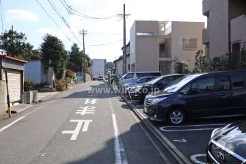 敷地北側の前面道路