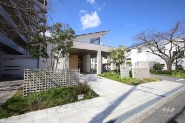 メインエントランス・コミュニティルームの外観