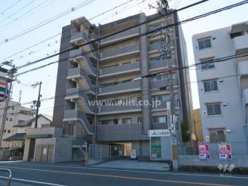 ユニーブル茨木中津町の外観(北西側から)
