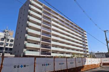 ウエリス豊中三国の外観(南西側から)