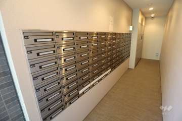 宅配ボックスと共用ポスト