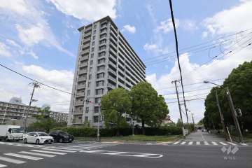 シーンズ塚口のの外観(南西側から)