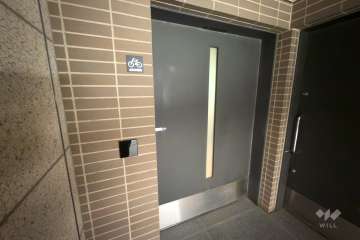 駐輪場の出入口