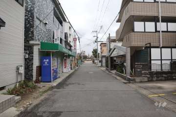 敷地南側の前面道路