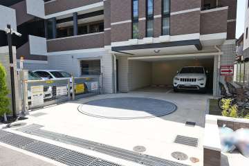 敷地内駐車場（屋外機械式・屋内平面式）