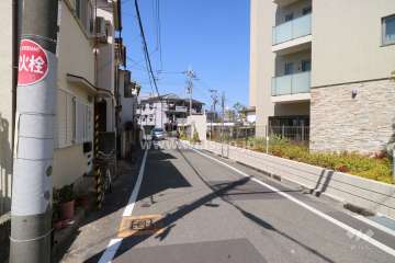 敷地北西側の前面道路