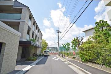 敷地北側の前面道路