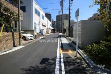 敷地北側の前面道路