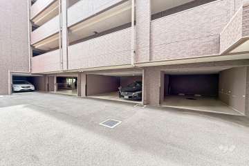 敷地内駐車場（屋内平面式）