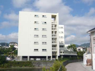 阪急仁川マンションの外観（東側から）