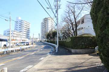 敷地南側の前面道路