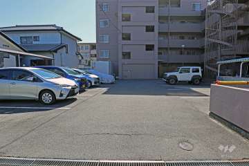 敷地内駐車場（屋外平面式）