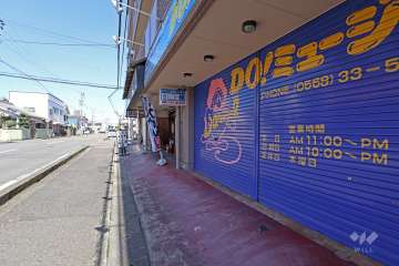 敷地西側前面道路（南側から）