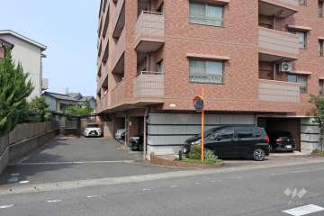 敷地内駐車場（屋外平面式・屋内平面式）